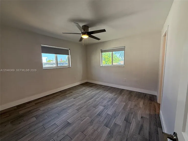 835 SE 12th St #837 — Photo 14