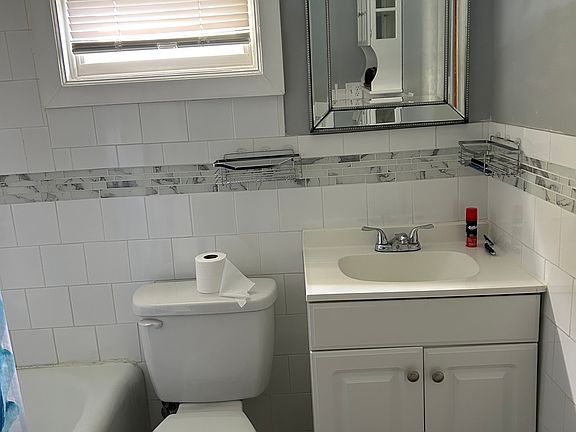 4th image of 287 Grant Ave #2