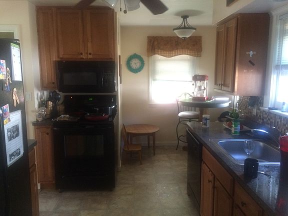 5th image of 314 E 218th St