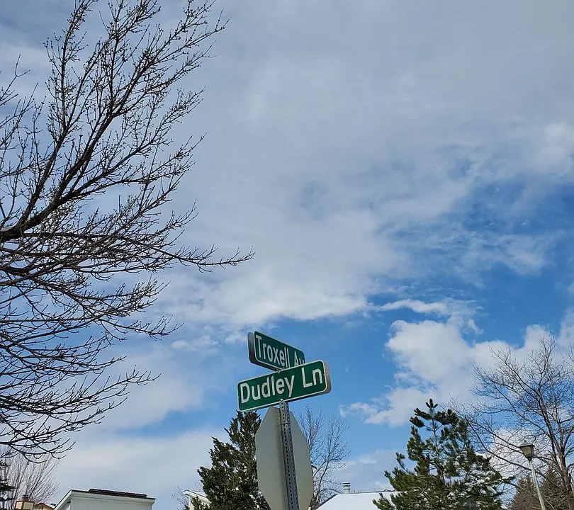 2836 Troxell Ave