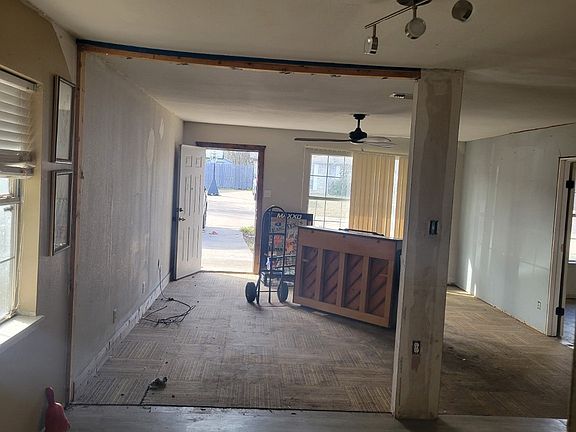 3rd image of 2135 40th St SE