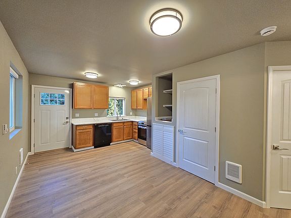 5th image of 203 Portage Ave Unit 2