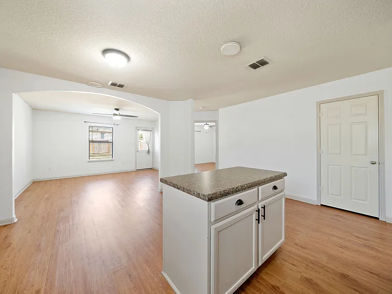 5706 Texas Cyn — Photo 10
