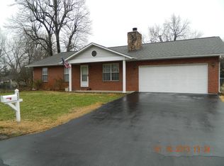 228 W 3rd St, Cahokia, IL 62206