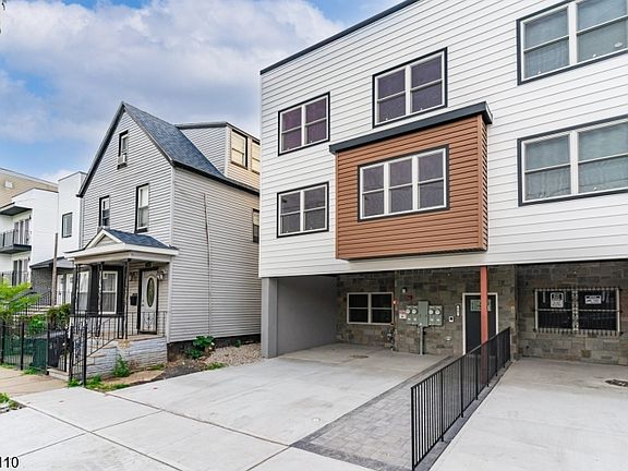 3rd image of 643 S 10Th St