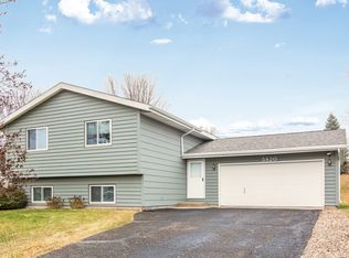 5820 Cedarwood St NE, Prior Lake, MN 55372