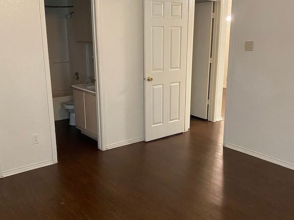 3rd image of 5420 Creekridge Dr APT A