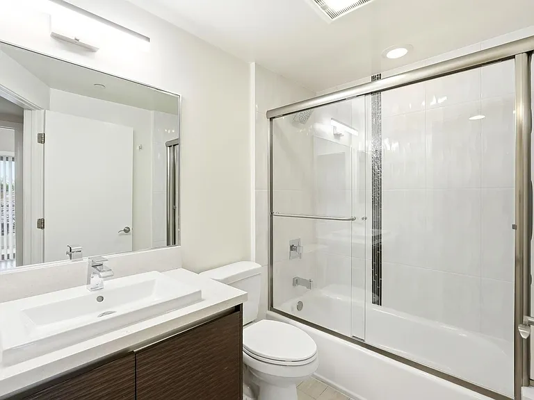 11305 Moorpark St — Photo 22