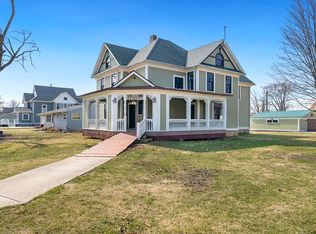 303 S Walnut St, Franklin Grove, IL 61031