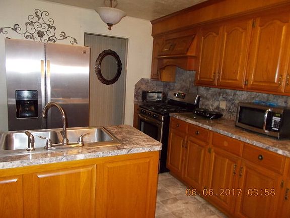 4th image of 2324 Mimosa St