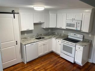 8 Avon St, Wakefield, MA 01880