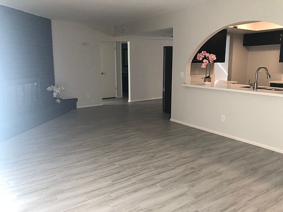 4th image of 11020 N 40th Dr
