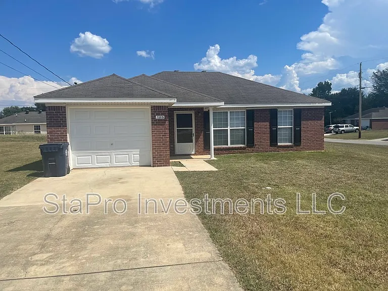 125 Village Pl — Photo 1