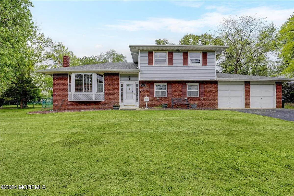 11 Springhill Drive photo 1