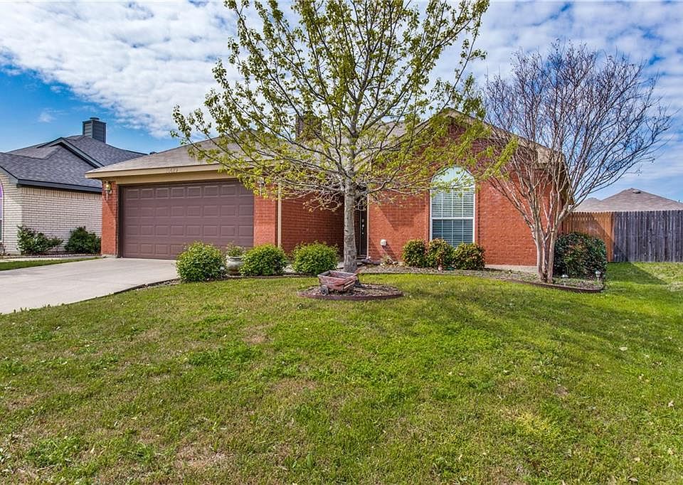 1st image of 10429 Fossil Hill Dr