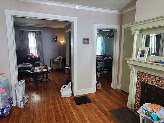4th image of 16 Genesee Ave