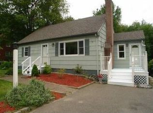 17 Ashcroft St, Newburyport, MA 01834