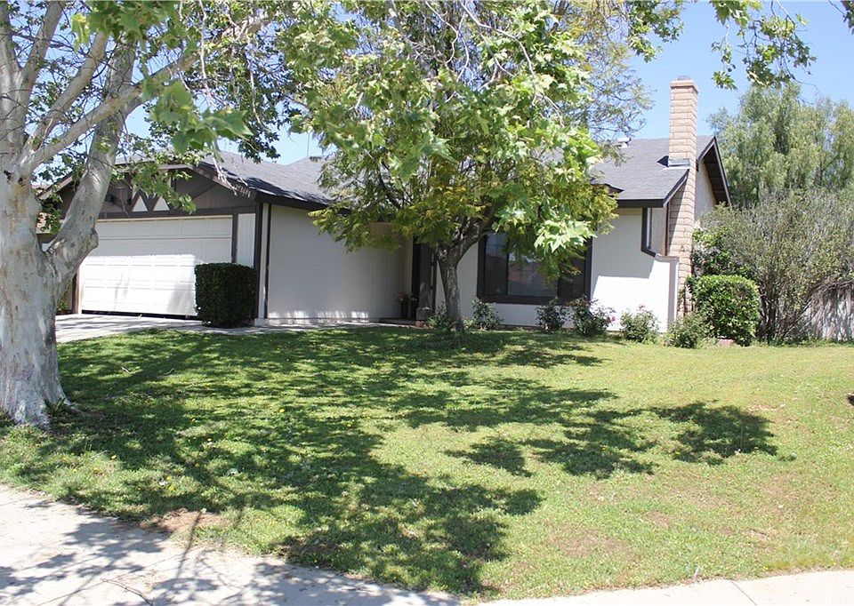 1st image of 25868 Harriet Ave