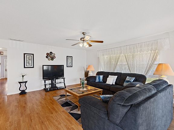 4th image of 455 North Boulevard #D