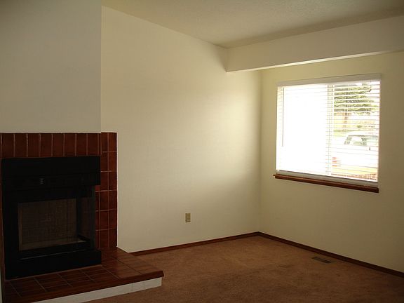3rd image of 3748 Trailwood Pl