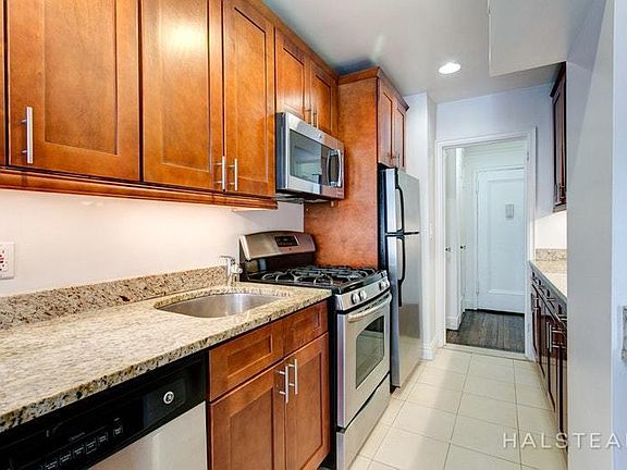 4th image of 15 Park Ave APT 3B