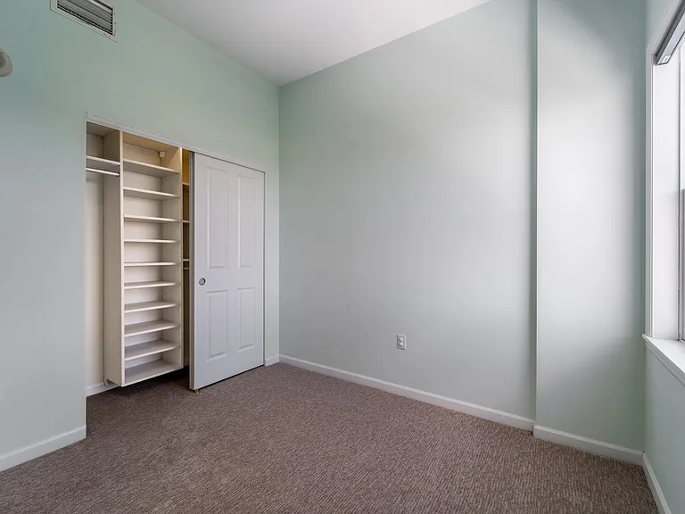 1950 N Logan St #805 — Photo 10