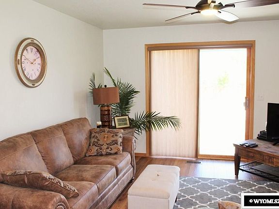2nd image of 129 Meadowlark Ln