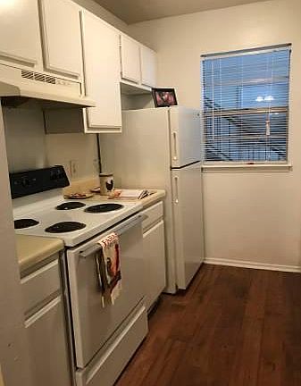 5th image of 2804 Dubarry Dr APT 702