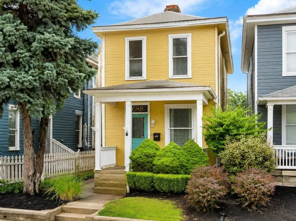 688 Hamlet St, Columbus, OH 43215