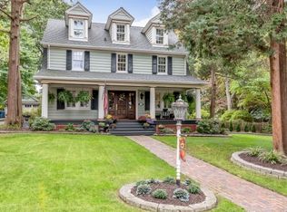 10 Tanglewood Ln, Mountainside, NJ 07092