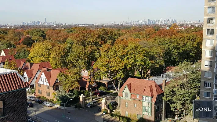 Sold by Bond New York | media 22