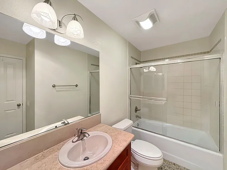 8503 Villa La Jolla Dr #J — Photo 12