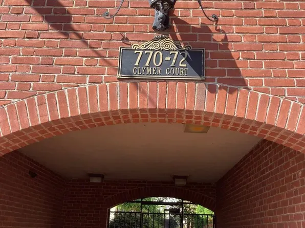 772 S Front St, Philadelphia, PA 19147