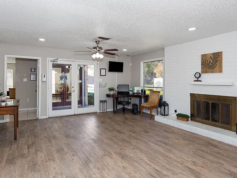 Leasing Office 03