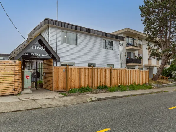 11682 224th St #1, Maple Ridge, BC V2X 6A2