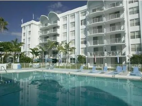 498 NW 165th Street Rd APT D607, Miami, FL 33169