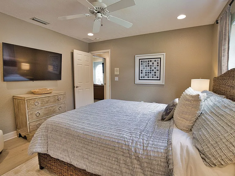 630 Khyber Ln — Photo 37