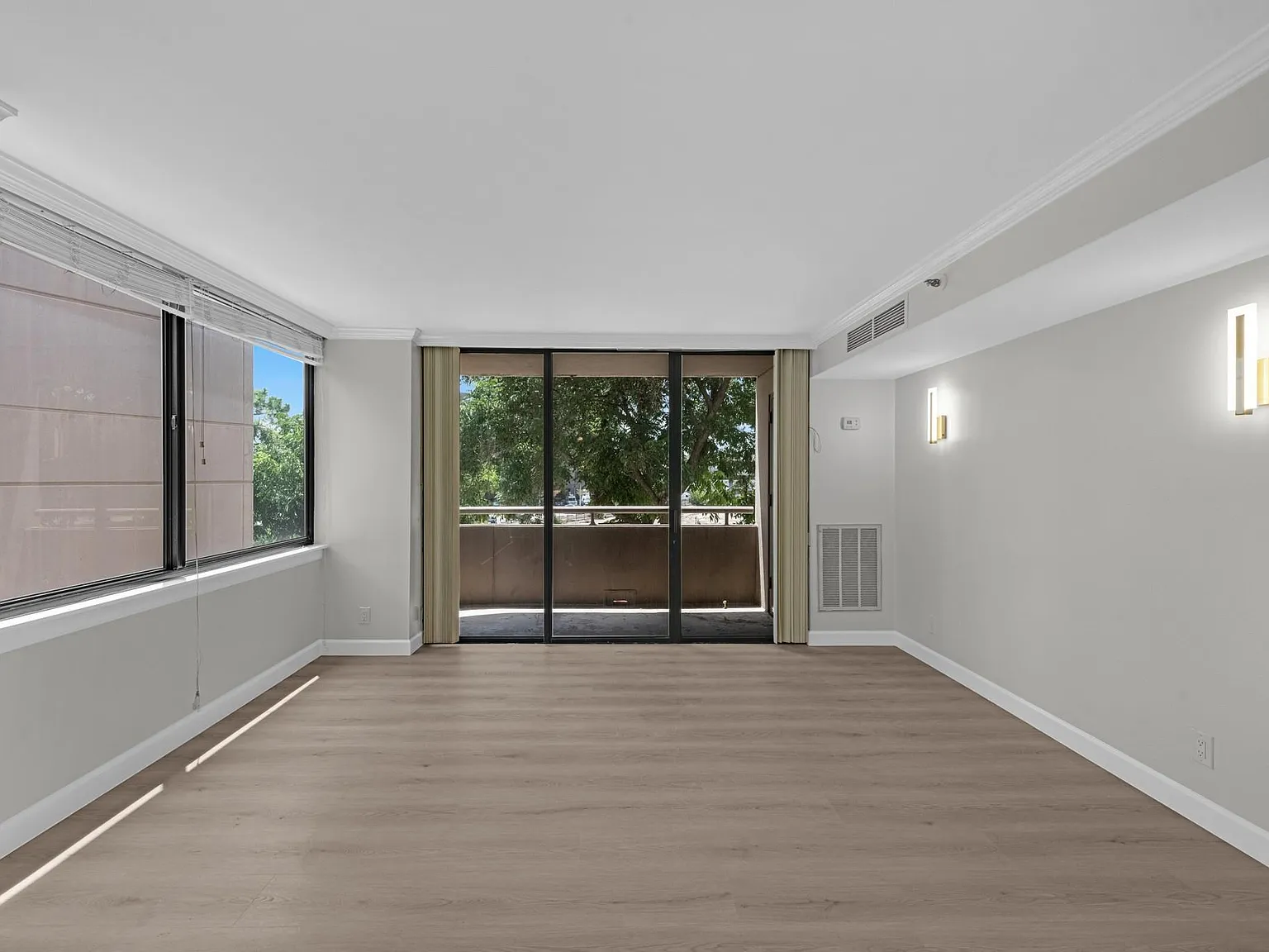 3525 Sage Condominiums — Photo 4