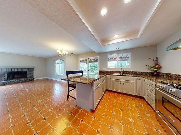3rd image of 24593 Peppermill Dr