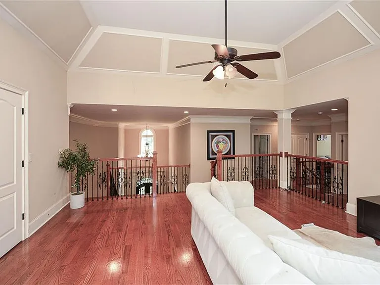 2210 Spalding Dr — Photo 39