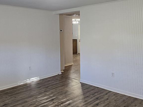 5th image of 893 Taylor Rd