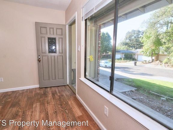 4th image of 7742 Southcliff Dr