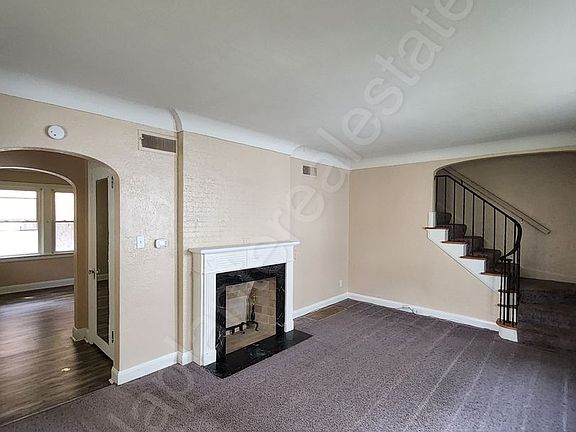 4th image of 434 California Blvd
