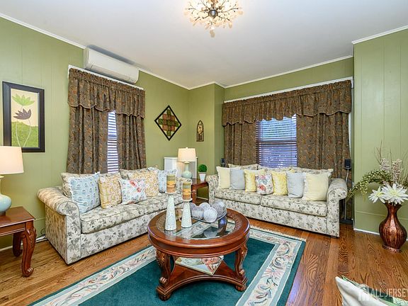 4th image of 58 Osborne St