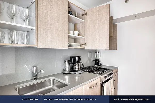 Rented by The Blueground | media 8