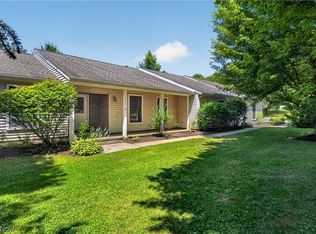 12757 Chamberlain Rd, Aurora, OH 44202