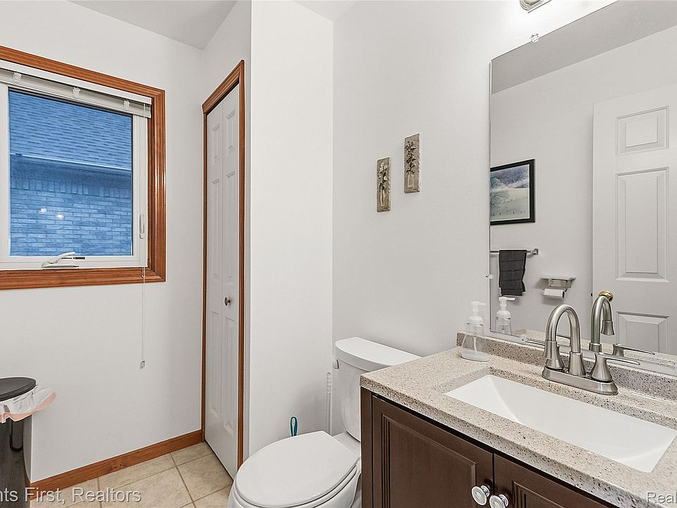 54845 Petunia Dr, photo 16