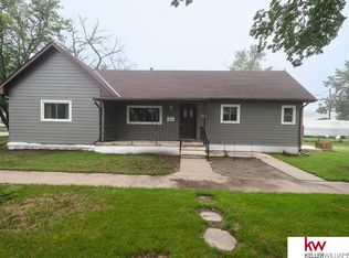104 E 7th St, Superior, NE 68978