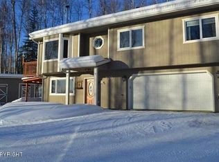 720 Suncrest Dr, Fairbanks, AK 99712