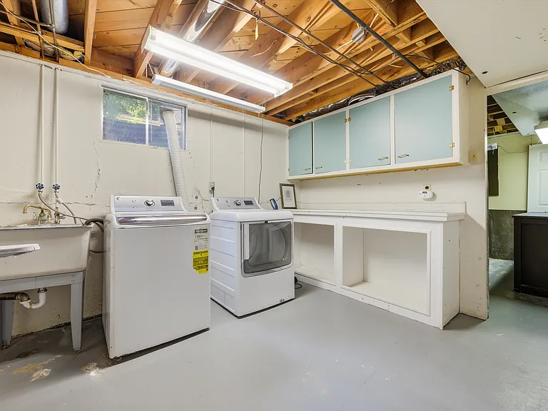 532 S Union Blvd — Photo 15